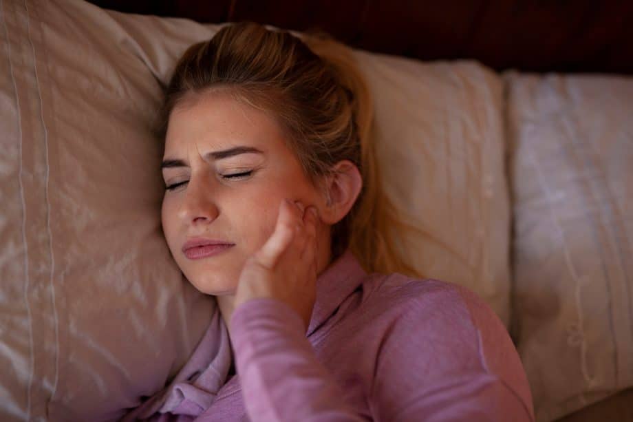 Do I Have TMJ? Common Signs & Symptoms